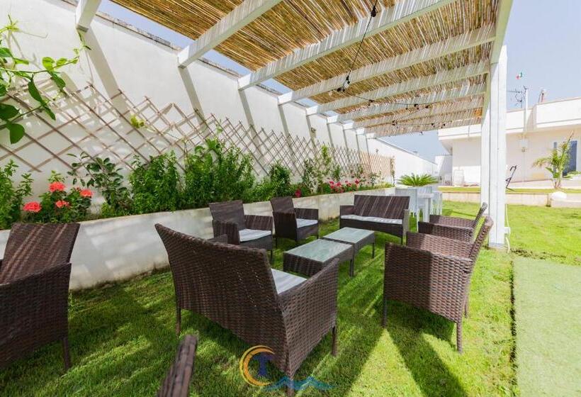 تختخواب و صبحانه Resort Leonardo  Room, Pool & Restaurant