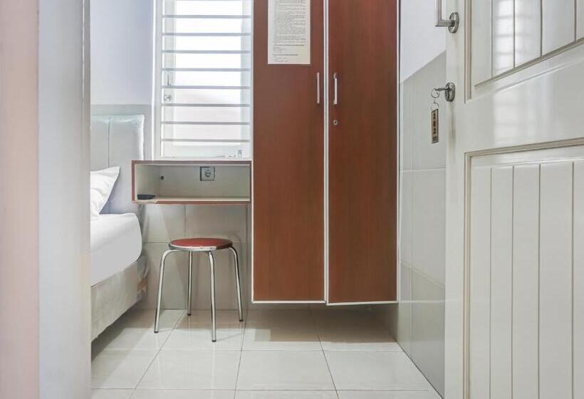 هتل Oyo 91316 Hh Guest House Makassar