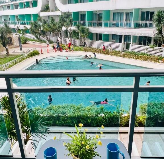 Azure Pool View W/ Netflix & Wifi Boracay Tower