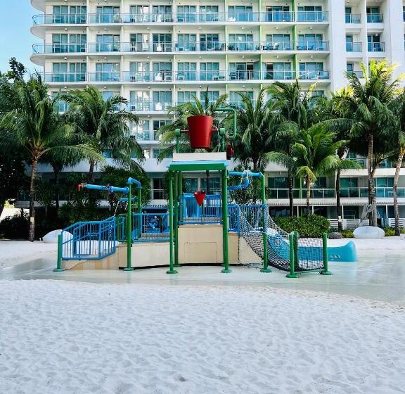 Azure Pool View W/ Netflix & Wifi Boracay Tower