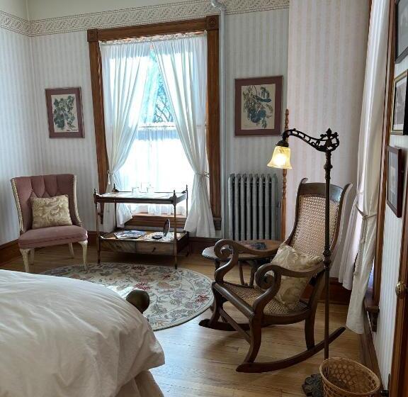 Gable House Bed And Breakfast Inn