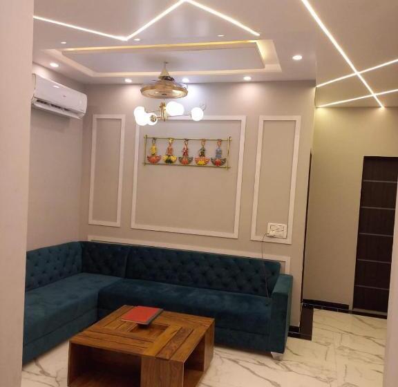 فندق Immortal Inn