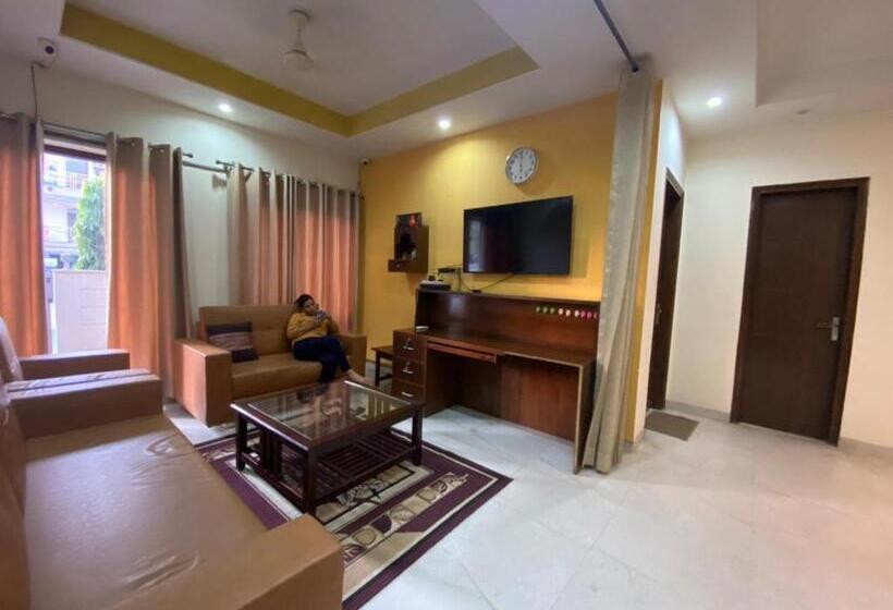 فندق Mahak Guest House By Wb Inn
