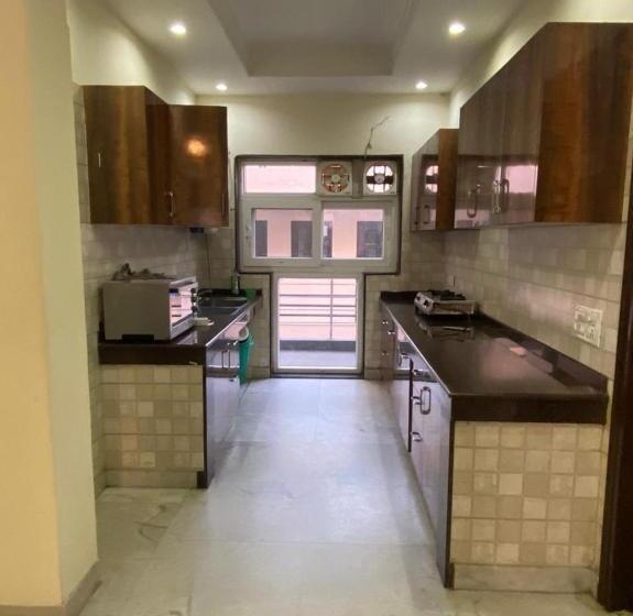 فندق Mahak Guest House By Wb Inn