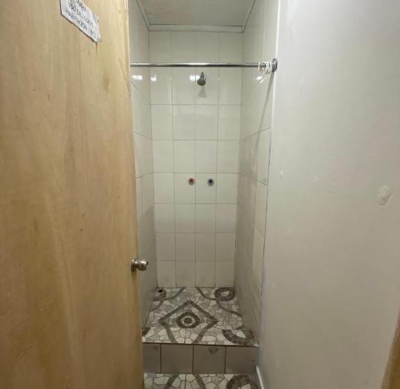 مبيت وإفطار World S End Hostal