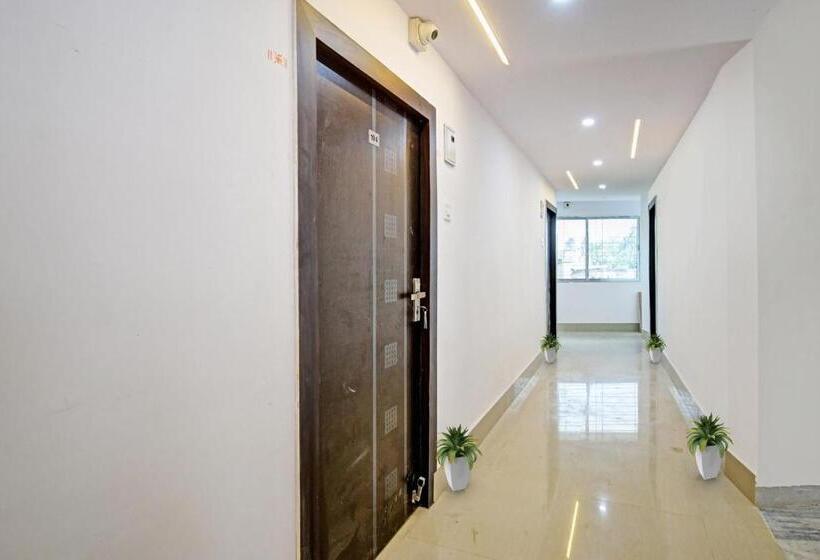 ホテル Goroomgo Vhyom Sky Palace Near Sakherbazar Metro Station Kolkata