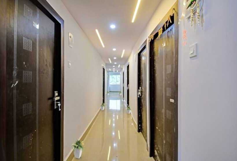 ホテル Goroomgo Vhyom Sky Palace Near Sakherbazar Metro Station Kolkata