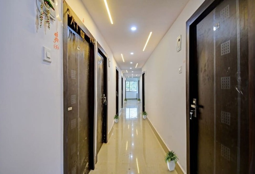 ホテル Goroomgo Vhyom Sky Palace Near Sakherbazar Metro Station Kolkata