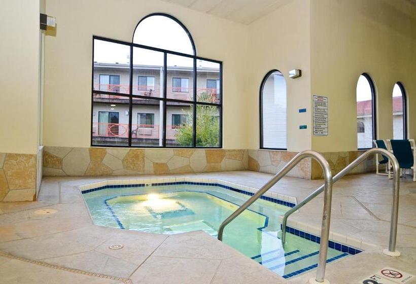 Atlantis Family Waterpark Hotel, Ascend Hotel Collection