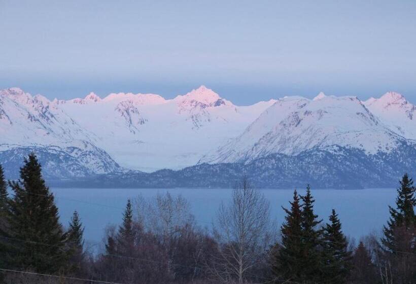 تختخواب و صبحانه Alaska Halcyon Heights Inn