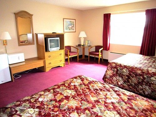 فندق Aloha Inn & Suites