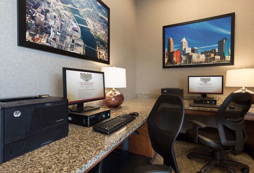 בית מלון כפרי Drury Inn & Suites Cincinnati Sharonville