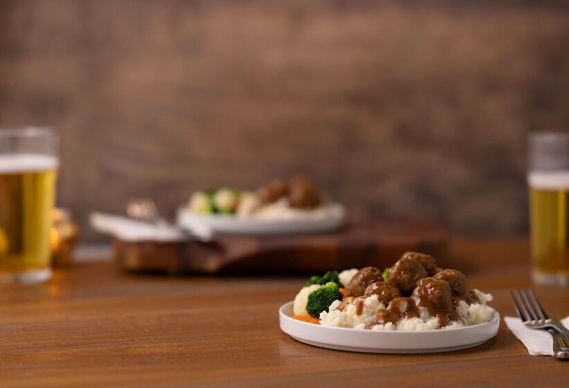 هتل Drury Inn & Suites St. Louis Forest Park