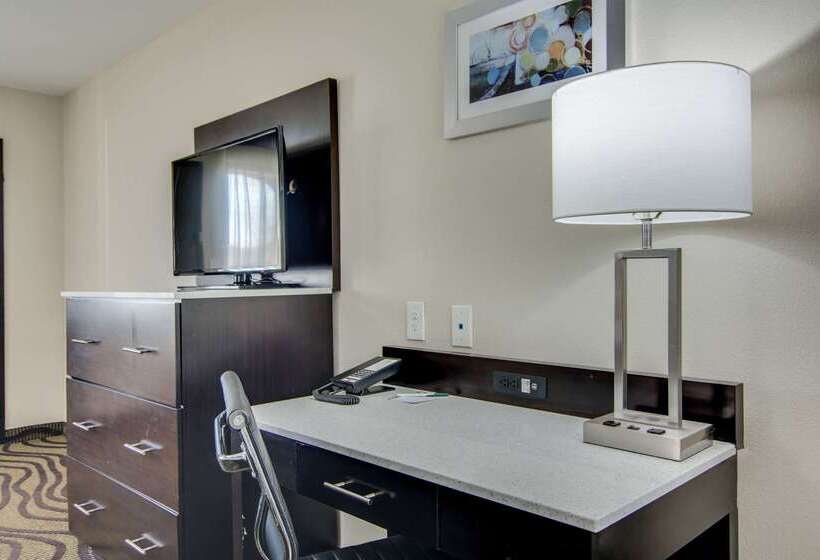 فندق Quality Inn & Suites Athens University Area