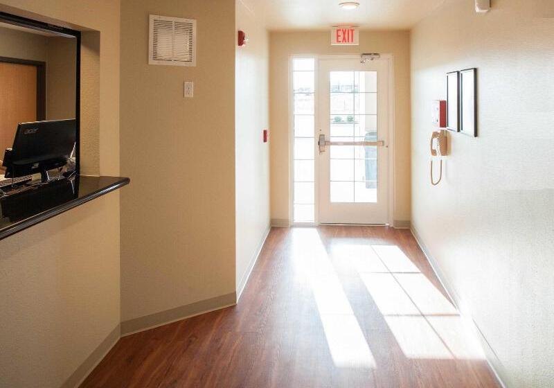 בית מלון כפרי Woodspring Suites Junction City