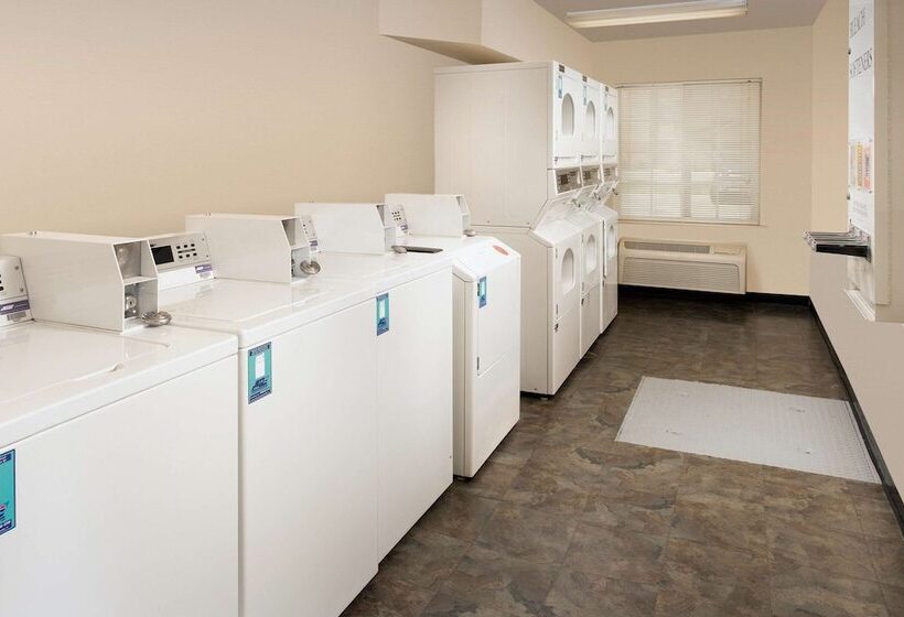 בית מלון כפרי Woodspring Suites Junction City