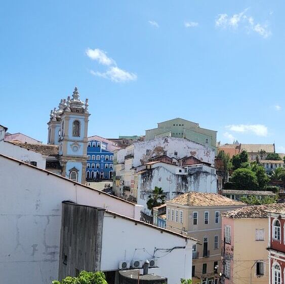 Tamboleiros Hotel & Hostel