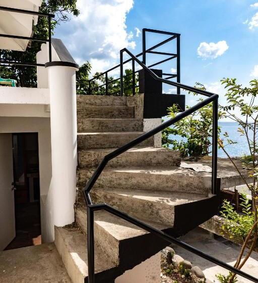 旅馆 The Pod Mabini