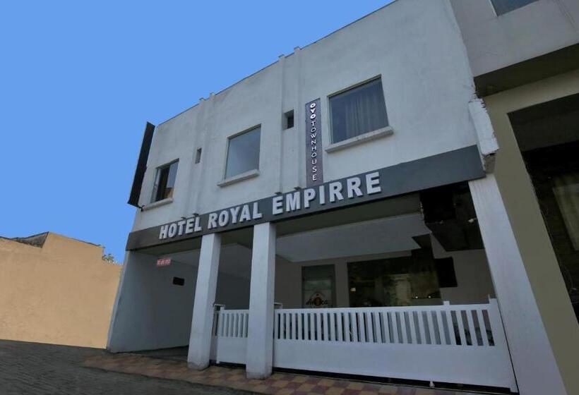 فندق Capital O 93663 Royal