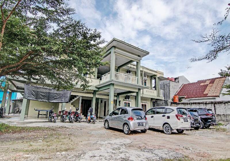 هتل Oyo 91642 Fhazel Residence Syariah