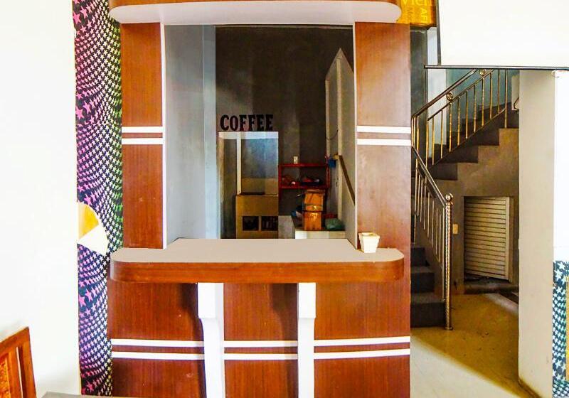 هتل Oyo 91647 Sanina Residence