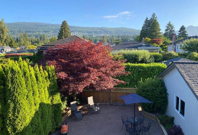 Пансион Back Yard Room In West Vancouver