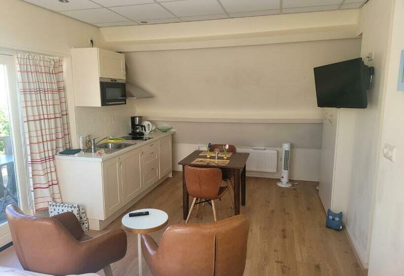 مبيت وإفطار Pension Canberra