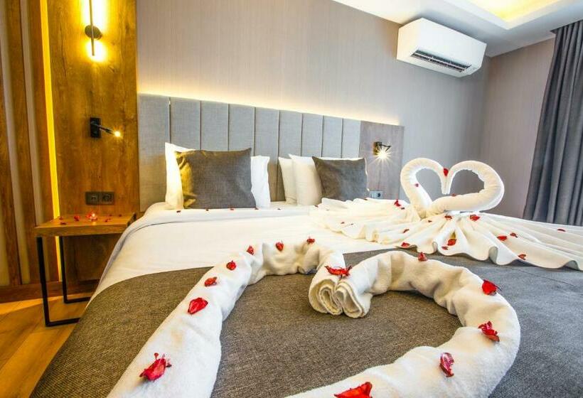 Nehi̇r Otel