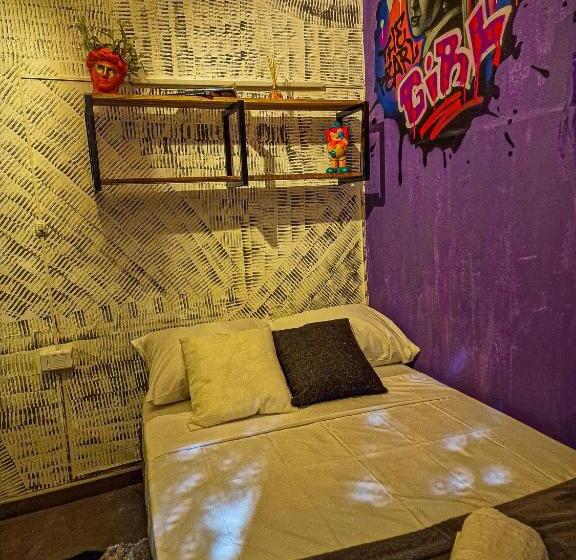 پانسیون Urban Hostal Bar