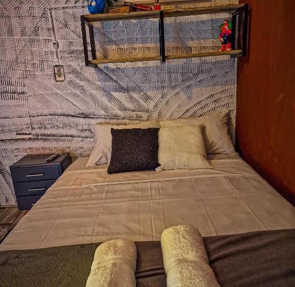 پانسیون Urban Hostal Bar