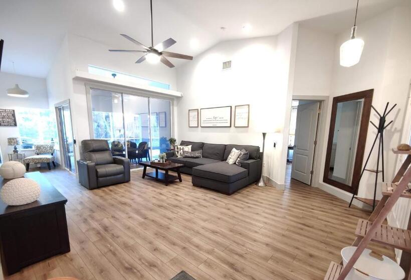 Spacious Oasis Updated Home 3 Bed 2 Bath  7 Min To Nokomis Beach