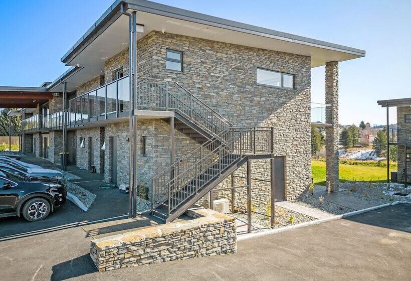 בית מלון כפרי Grand Suites Lake Tekapo