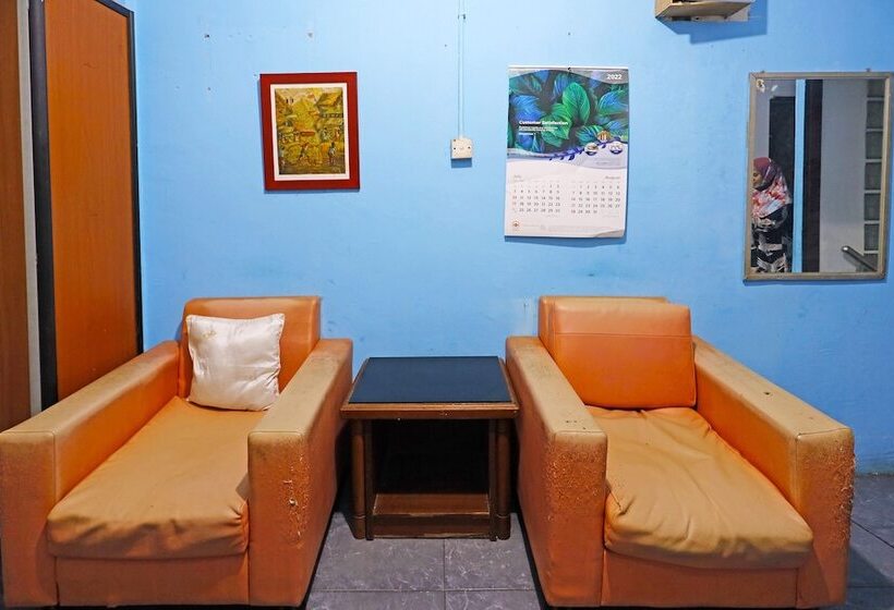 هتل Spot On 91591 Rafika Homestay Syariah