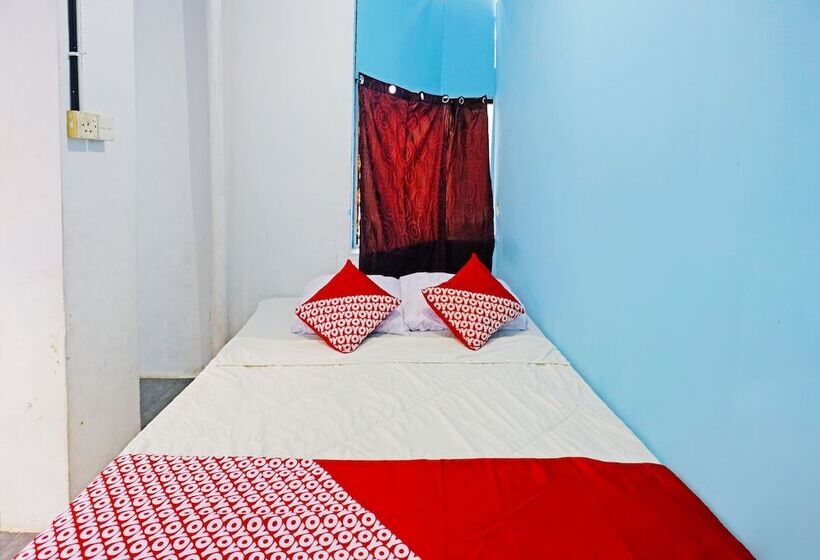 هتل Spot On 91591 Rafika Homestay Syariah