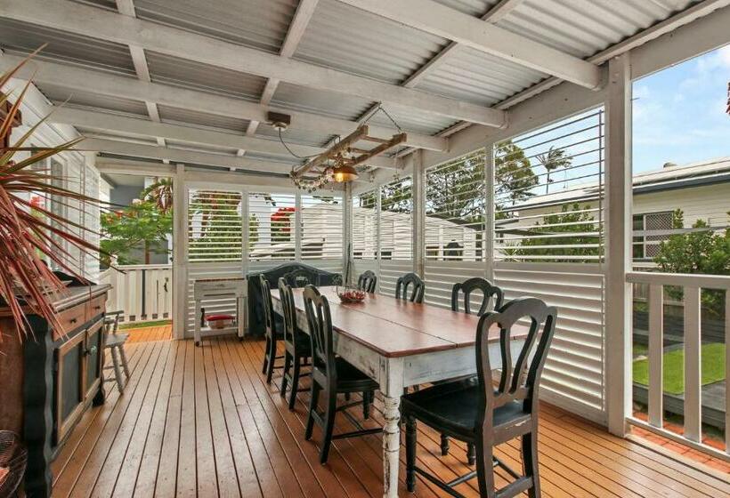 Landsborough Pde 122 Golden Beach