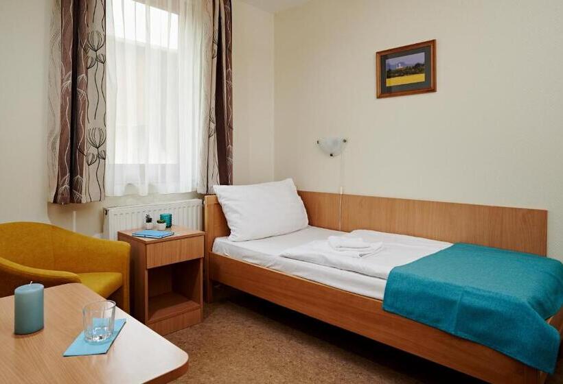 ホテル Adalbert Szent György Ház