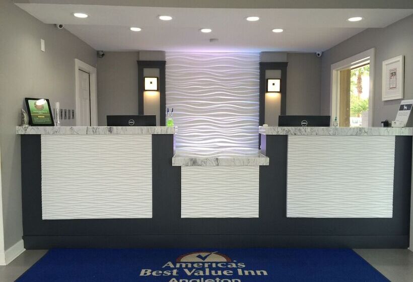 בית מלון כפרי Americas Best Value Inn Angleton
