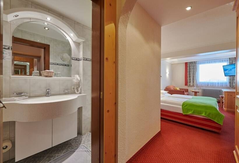 هتل Appartement Roggal