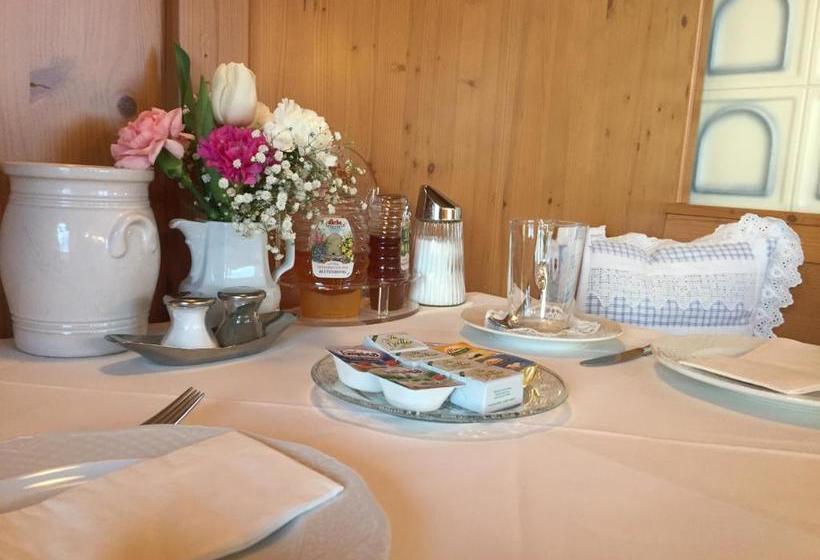 בית מלון כפרי Das Bürstegg