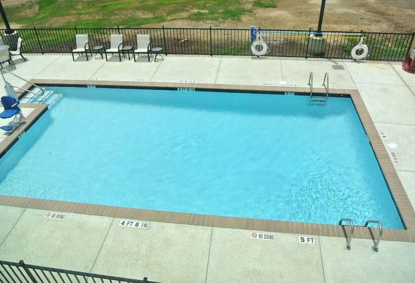 בית מלון כפרי Hampton Inn Carrizo Springs