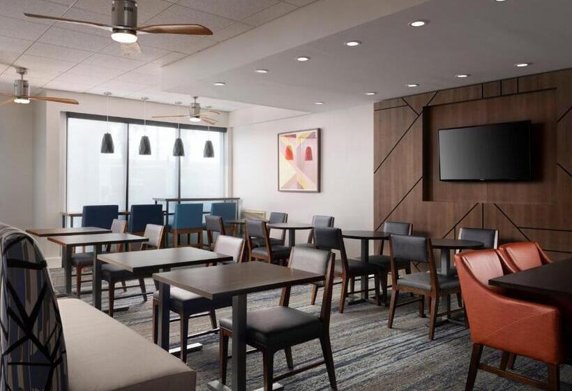 فندق Holiday Inn Express And Suites New Orleans Airport, An Ihg