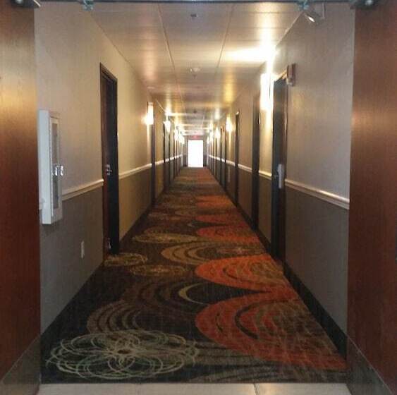 בית מלון כפרי Quality Inn & Suites