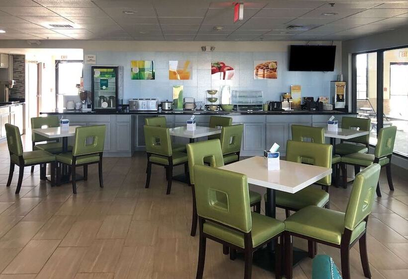 בית מלון כפרי Quality Inn & Suites