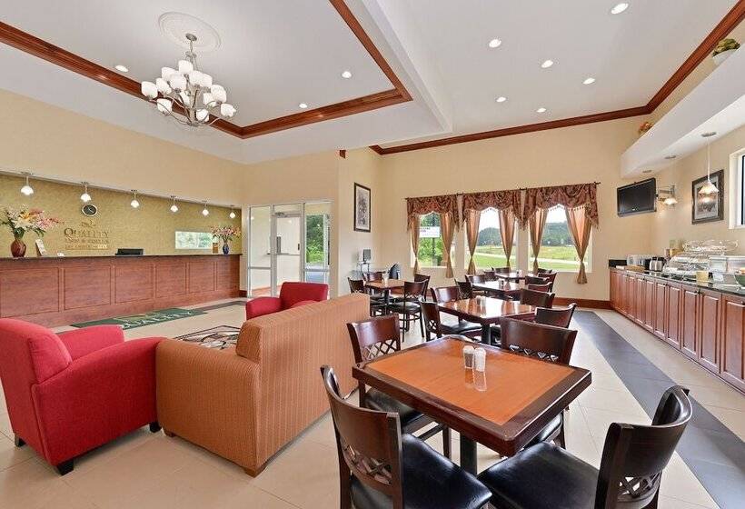 호텔 Quality Inn & Suites