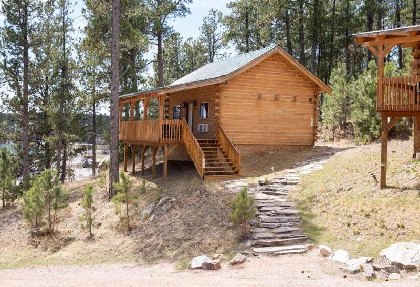 هتل Rock Crest Lodge And Cabins