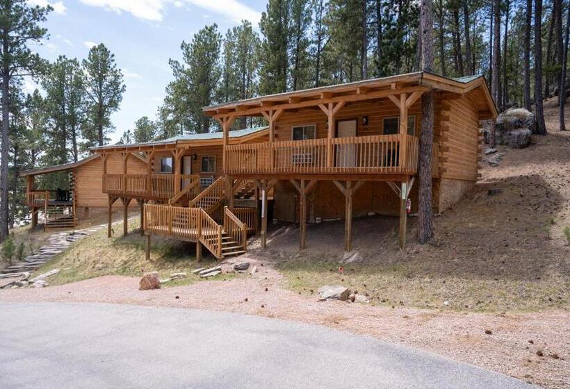 هتل Rock Crest Lodge And Cabins