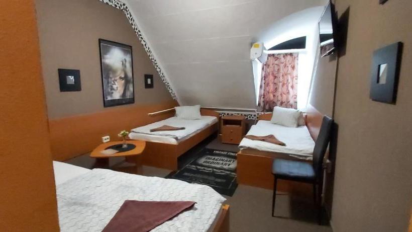 فندق Romantik étterem   Panzió