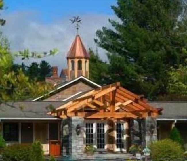 فندق Village Inn   Blowing Rock
