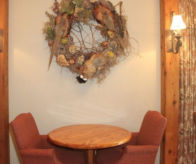 فندق Village Inn   Blowing Rock