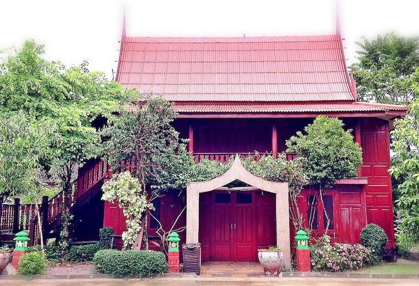 Jaroenrat Resort